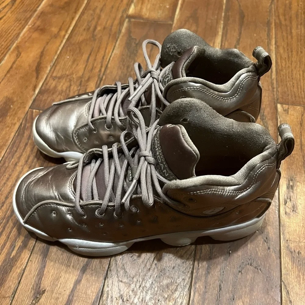 Kids Nike Jordan Jumpman Team II Sneakers in Sepia Stone